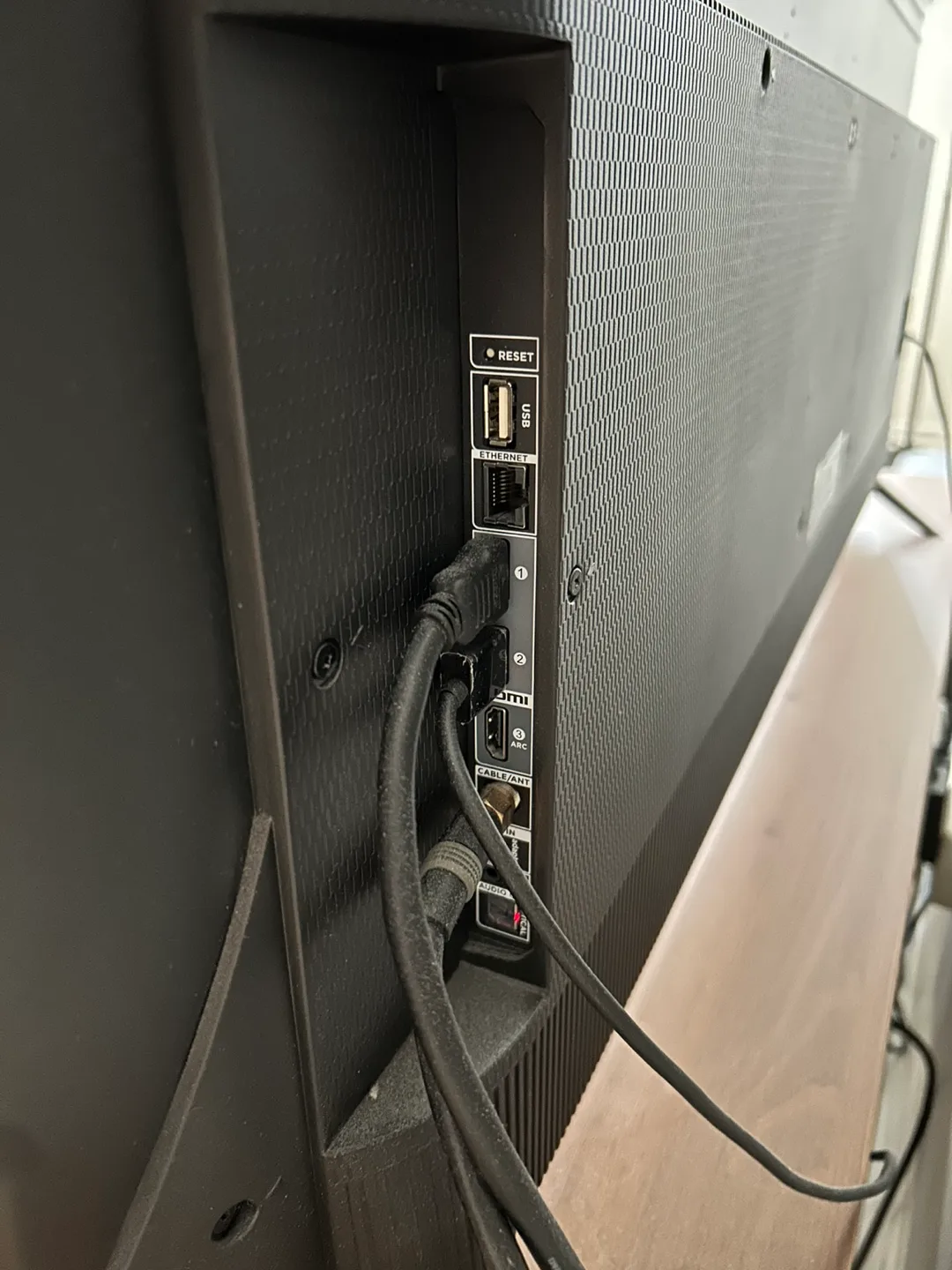 TCL Roku Smart TV - 50" image indicator(3)