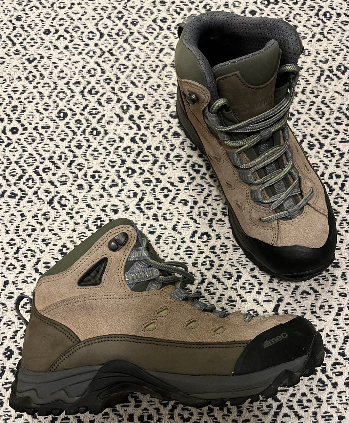 MEC Women's Hiking Boots - Size 7 - photo 2