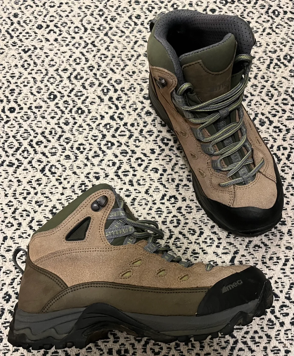 MEC Women's Hiking Boots - Size 7 image indicator(2)