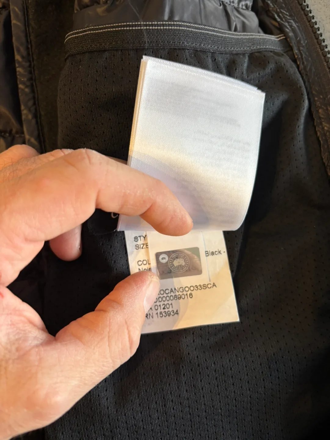 Canada Goose Hybridge Lite Vest - Black - Men's Size L image indicator(4)