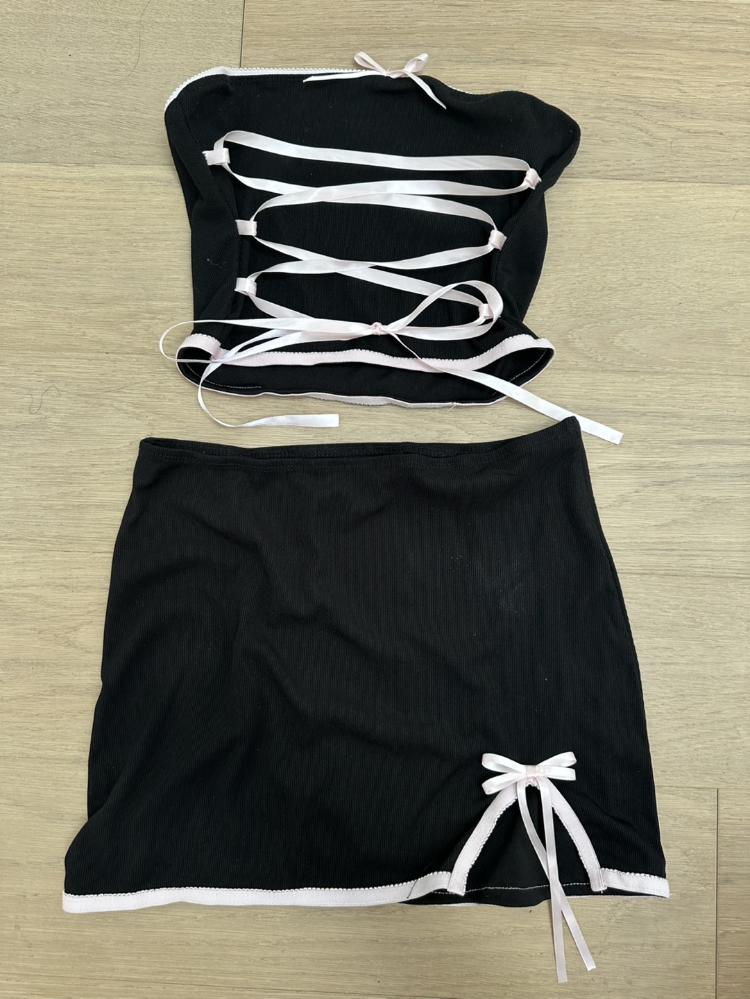 Black and Pink Ribbed Tube Top and Mini Skirt Set - photo 3