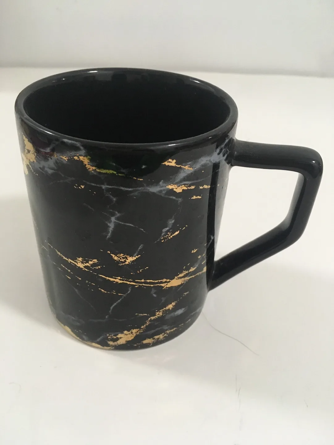 🏈 Preowned Starbucks Black Marble Gold Accent Mug image indicator(2)