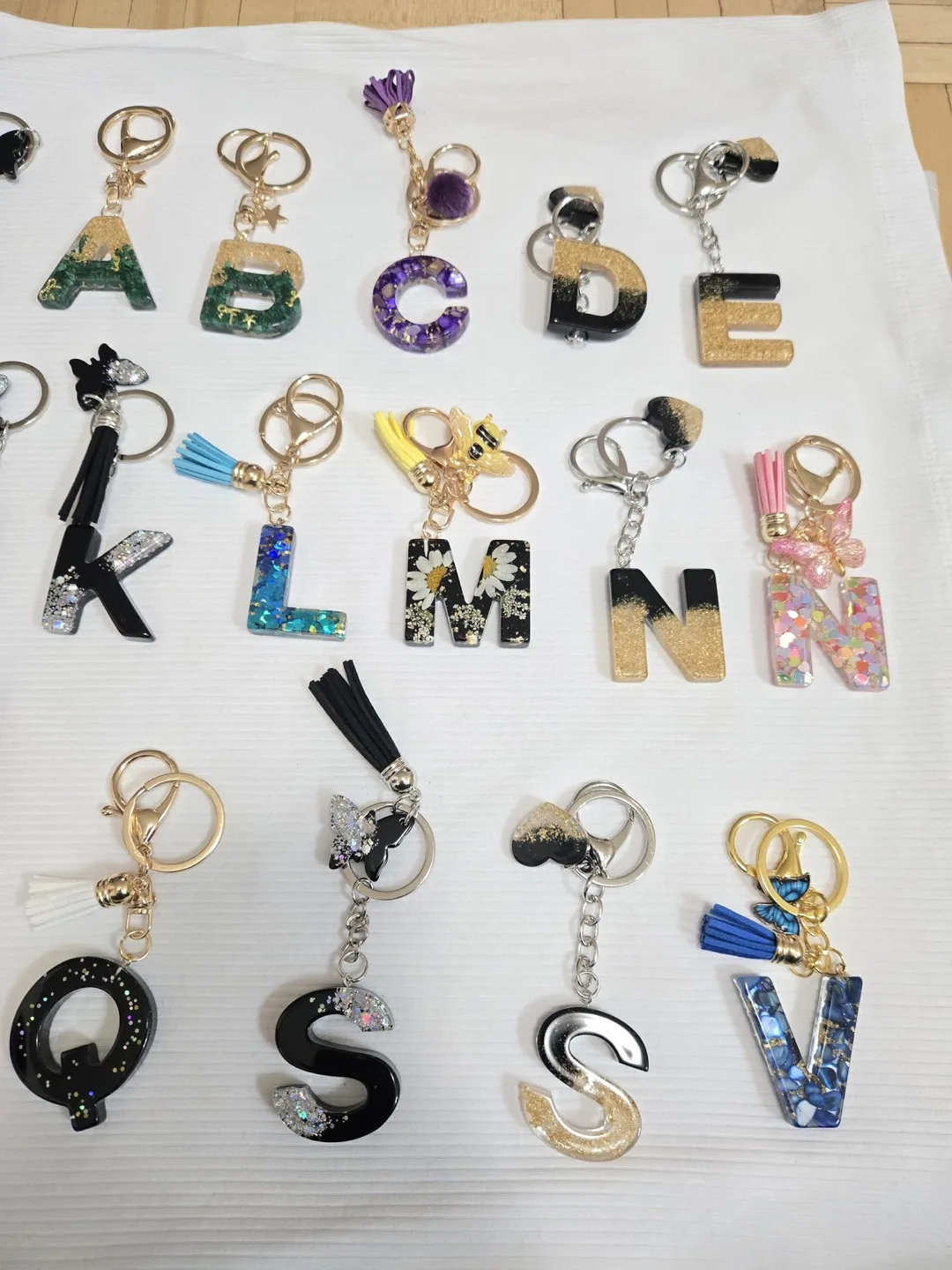 Alphabet Resin Keychains image indicator(2)