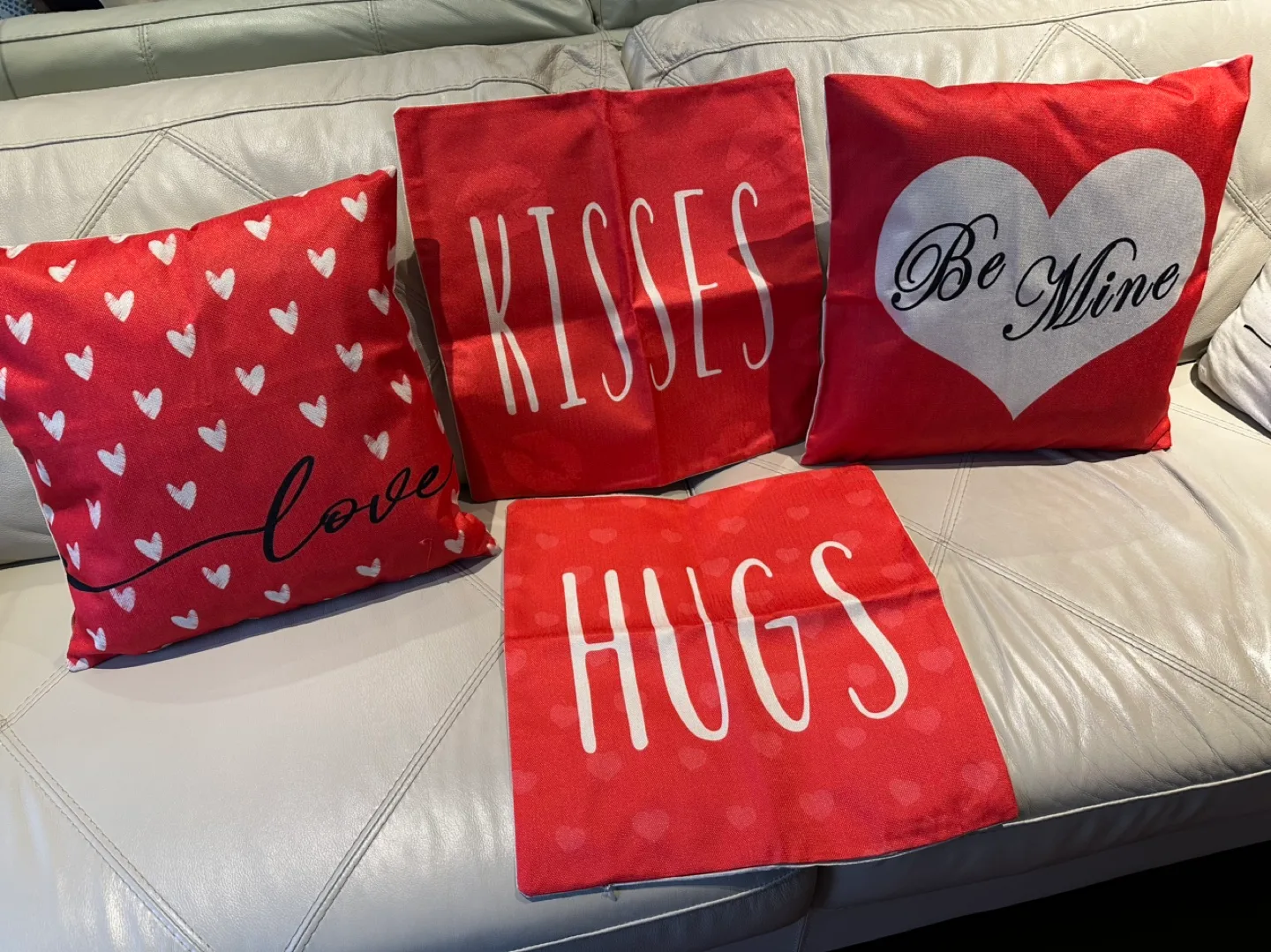 4 Valentine's Day Throw Pillow covers image indicator(3)
