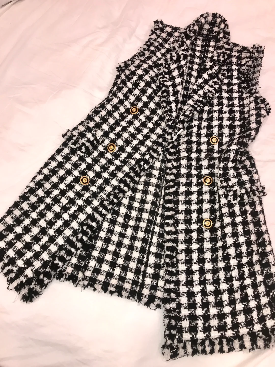 Zara Woman Black and White Tweed Sleeveless Jacket thumbnail