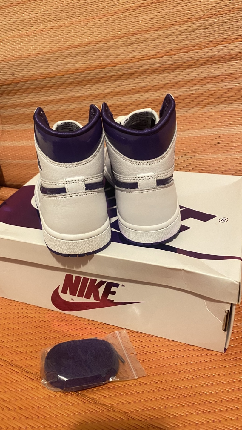 Nike Air Jordan 1 High OG woman’s - photo 2