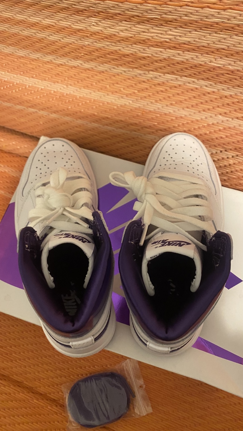 Nike Air Jordan 1 High OG woman’s - photo 5