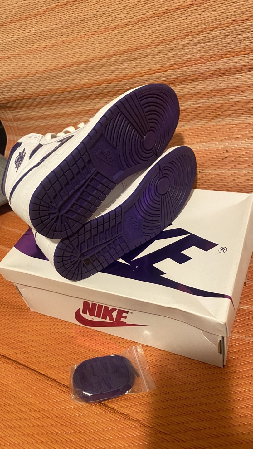 Nike Air Jordan 1 High OG woman’s - photo 3