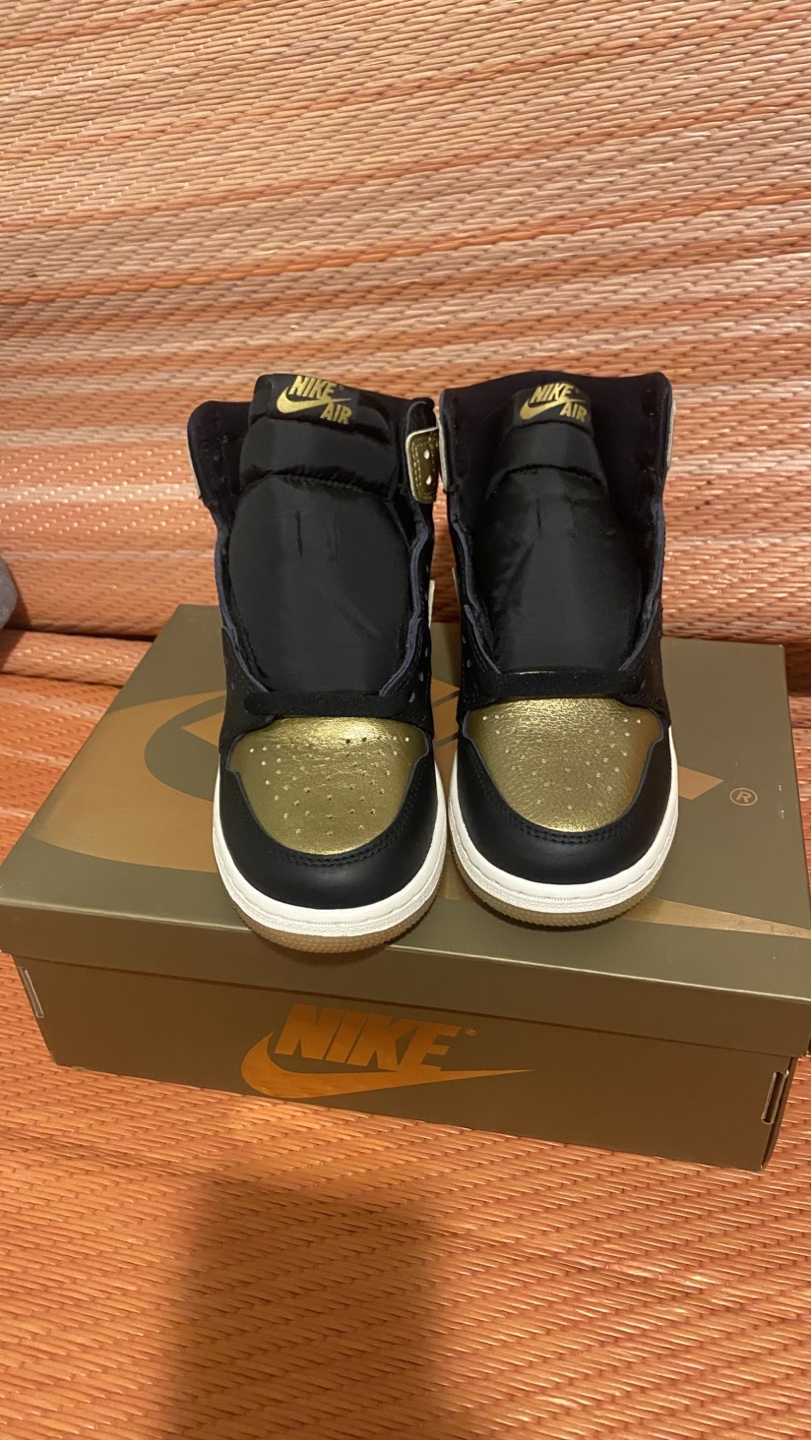 Jordan 1 Retro High OG GS 'Black Metallic Gold size, 5Y - photo 2