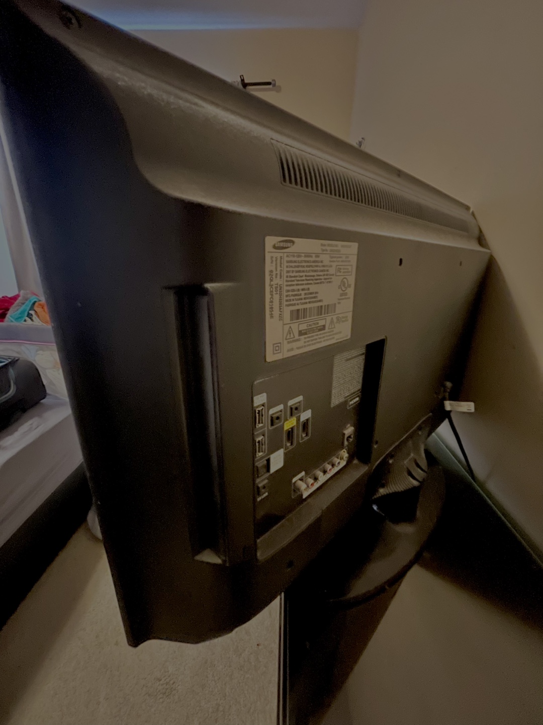Samsung LED TV with stand - photo 2
