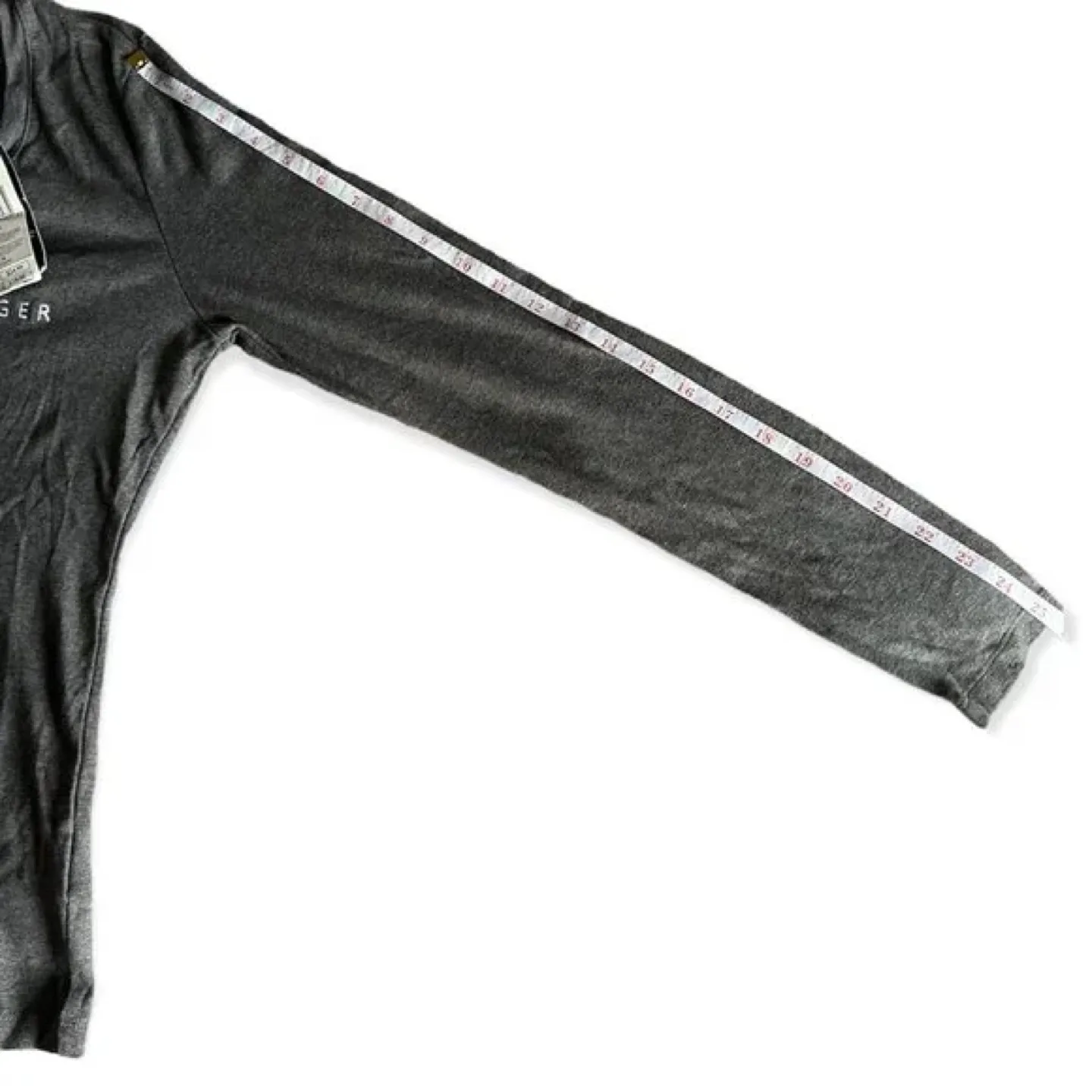 Tommy Hilfiger Women's Long Sleeve V-Neck T-Shirt - Size L/G image indicator(4)