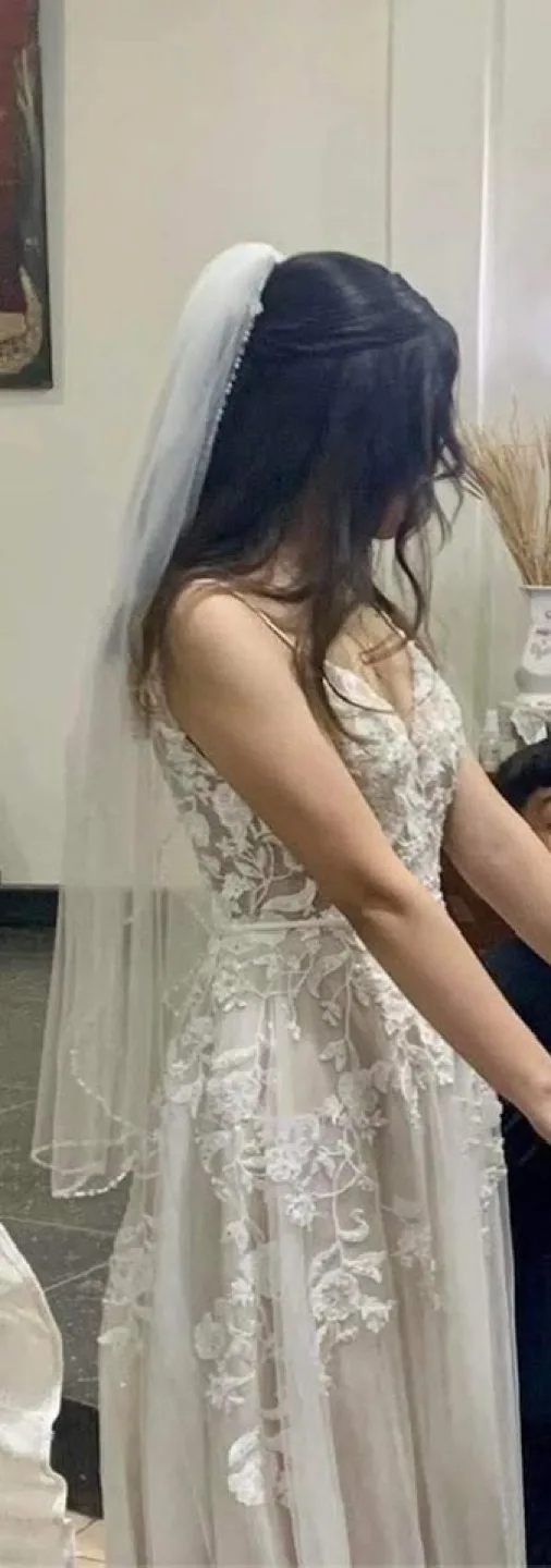 Beautiful Wedding Veil with Pearl Accents image indicator(2)