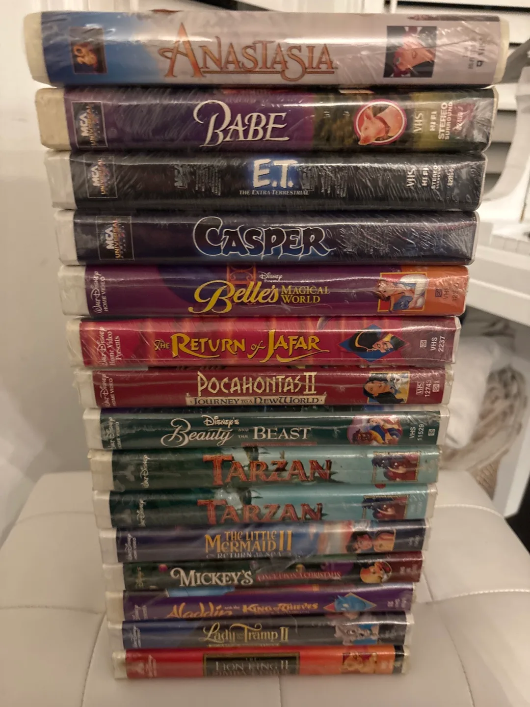 🏈 Collection of 15 (SEALED) VHS Disney and other Classic Movies thumbnail