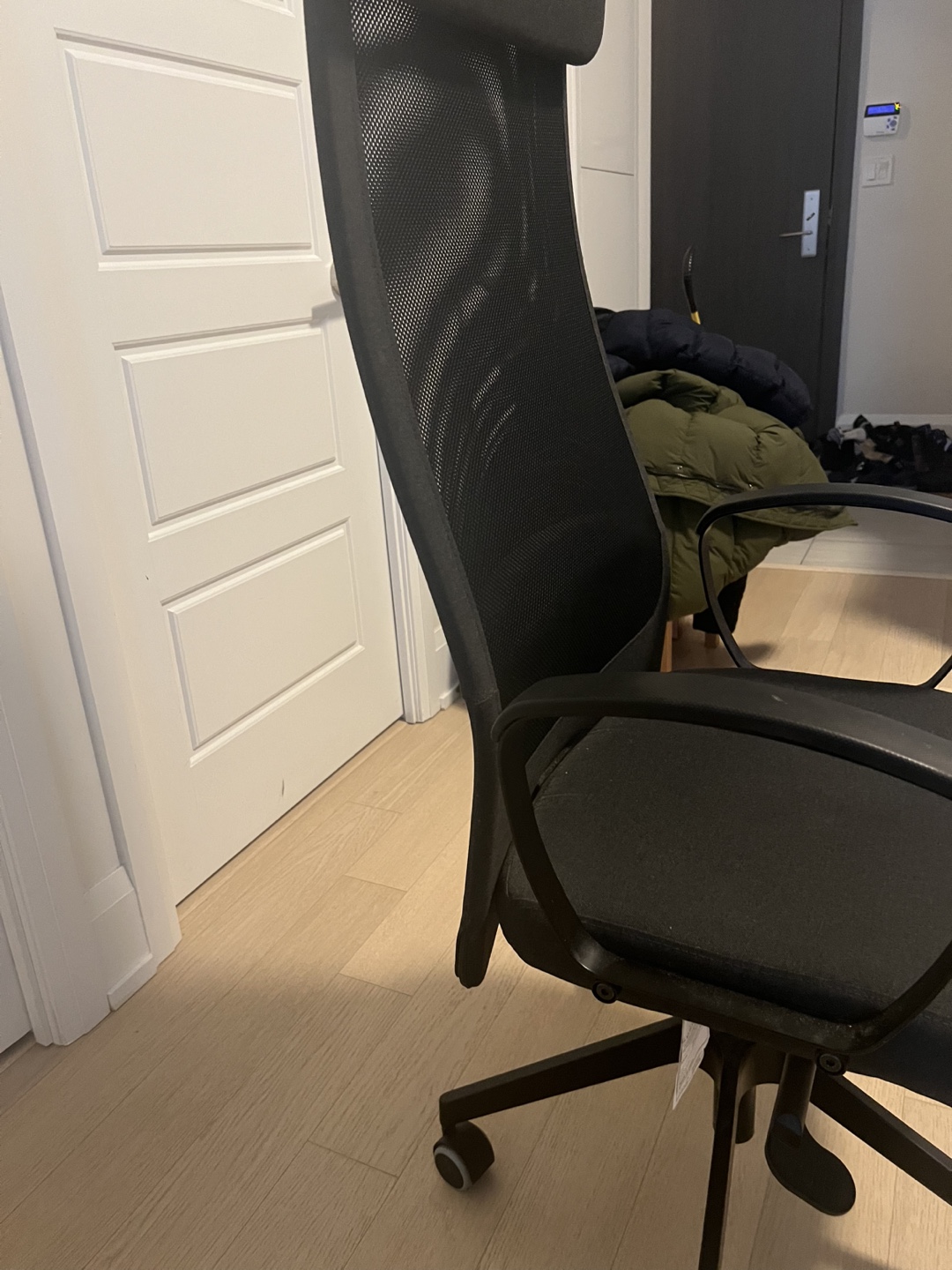 Ikea Black Mesh Office Chair - photo 2