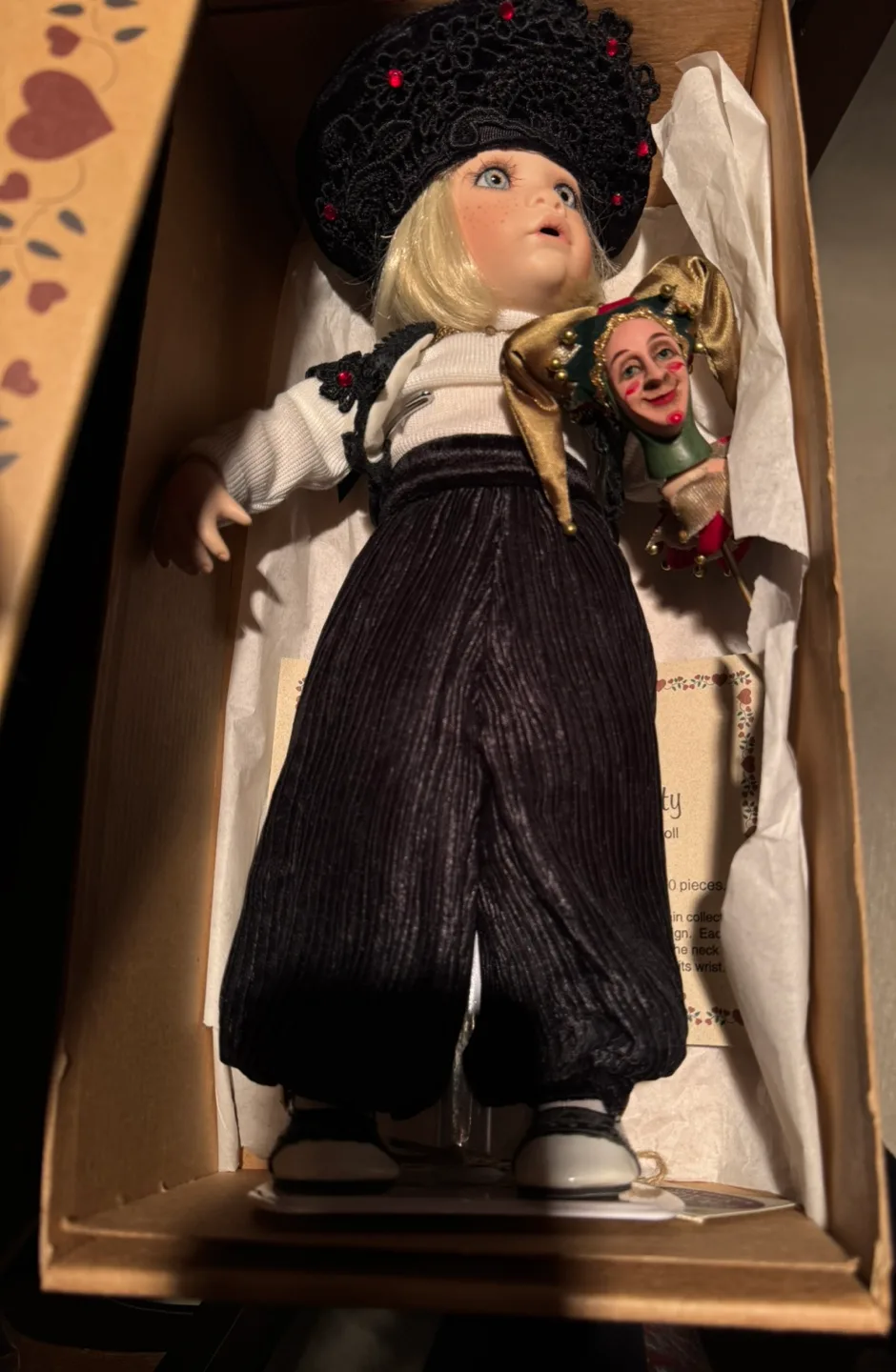 Porcelain doll image indicator(2)