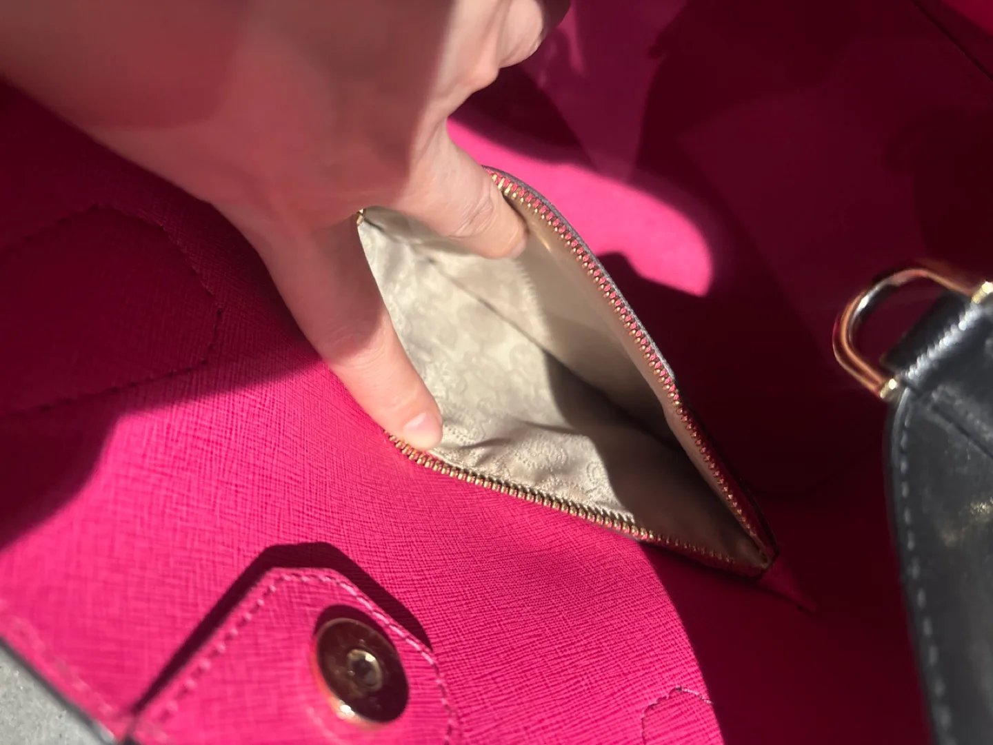 Michael Kors Black Leather Handbag image indicator(6)