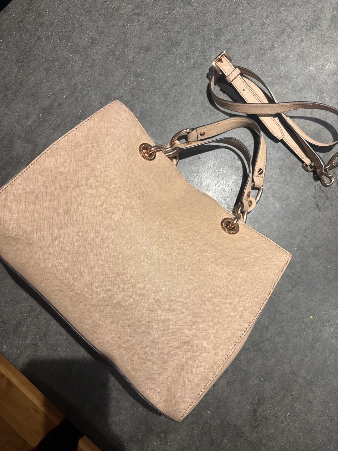 Michael Kors Pale Pink Leather Tote Bag image indicator(3)