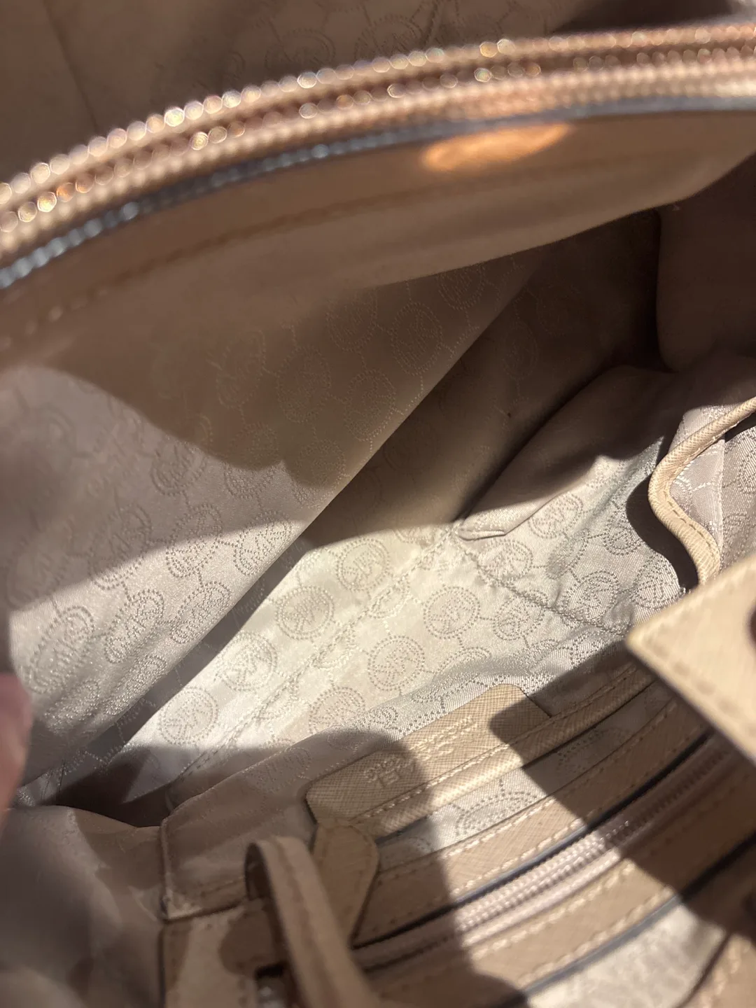 Michael Kors Pale Pink Leather Tote Bag image indicator(7)