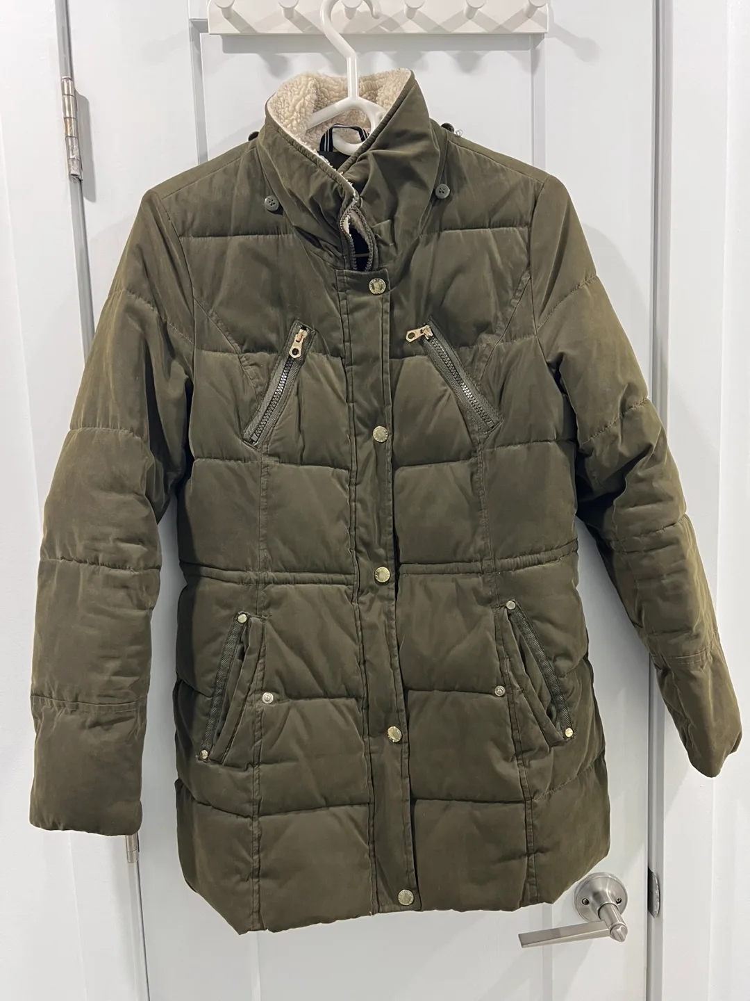 ❄️ Winter Jacket with Hood image indicator(4)