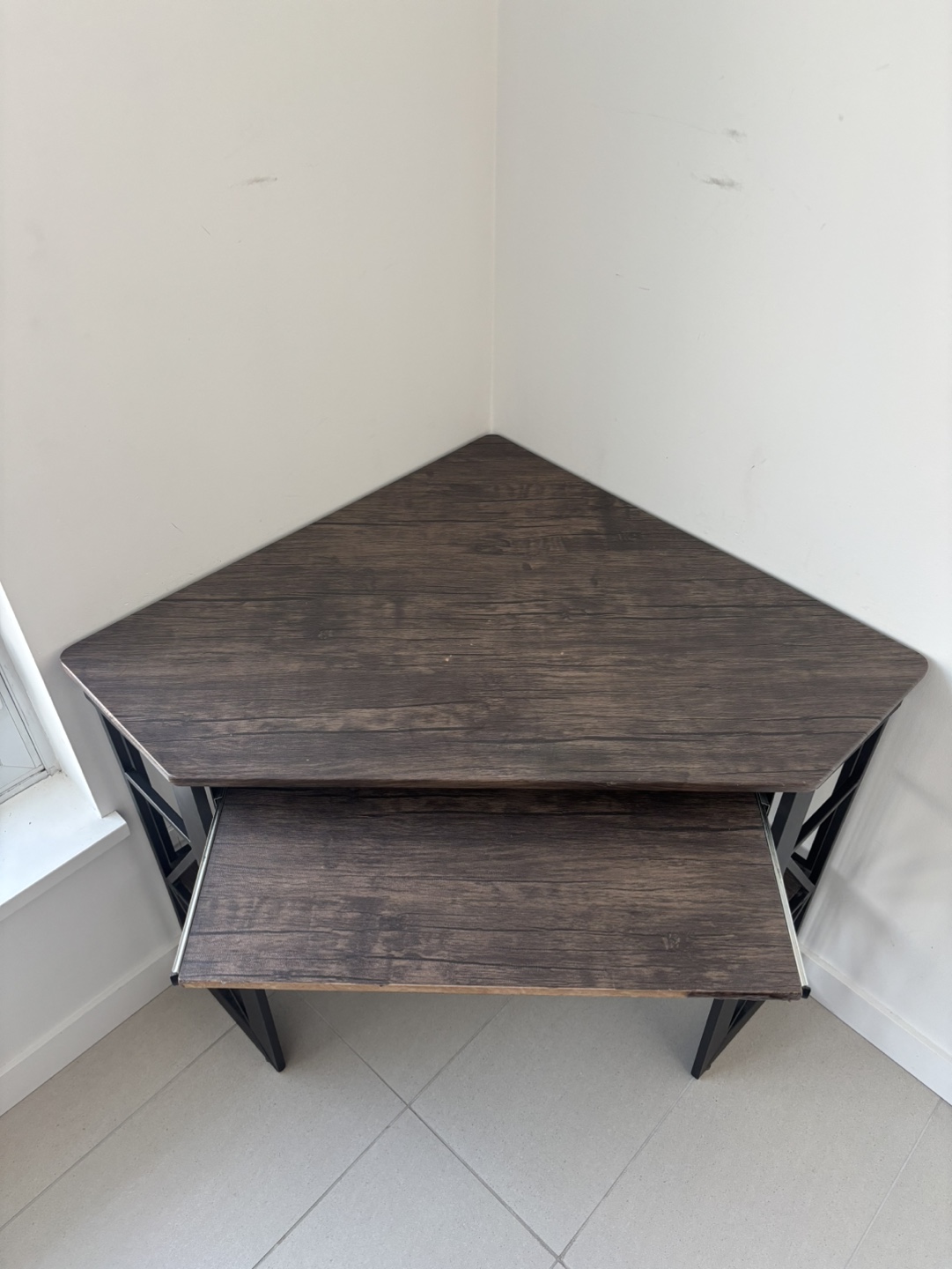 Corner desk with keyboard tray [retails for $160] - photo 3