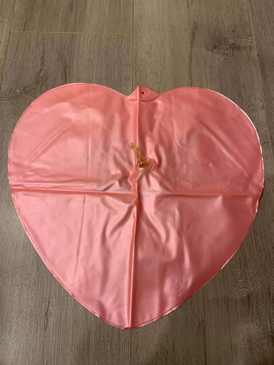 Two Pink Heart-Shaped Inflatables - Ich Liebe Dich 🏈 image indicator(5)