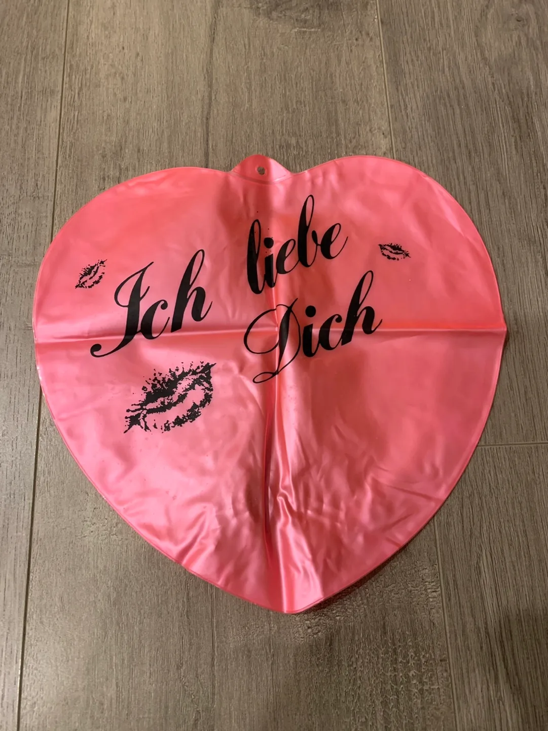 Two Pink Heart-Shaped Inflatables - Ich Liebe Dich 🏈 image indicator(3)