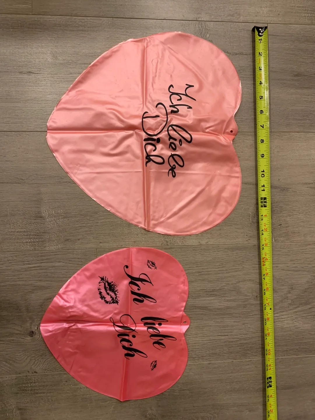 Two Pink Heart-Shaped Inflatables - Ich Liebe Dich 🏈 image indicator(8)