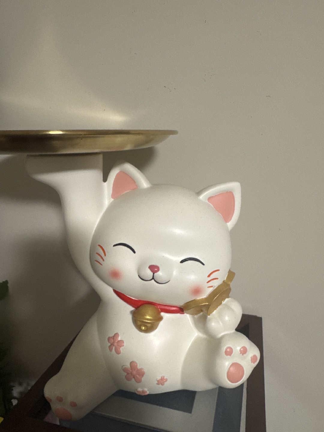 Adorable Maneki-Neko Cat Figurine with Tray