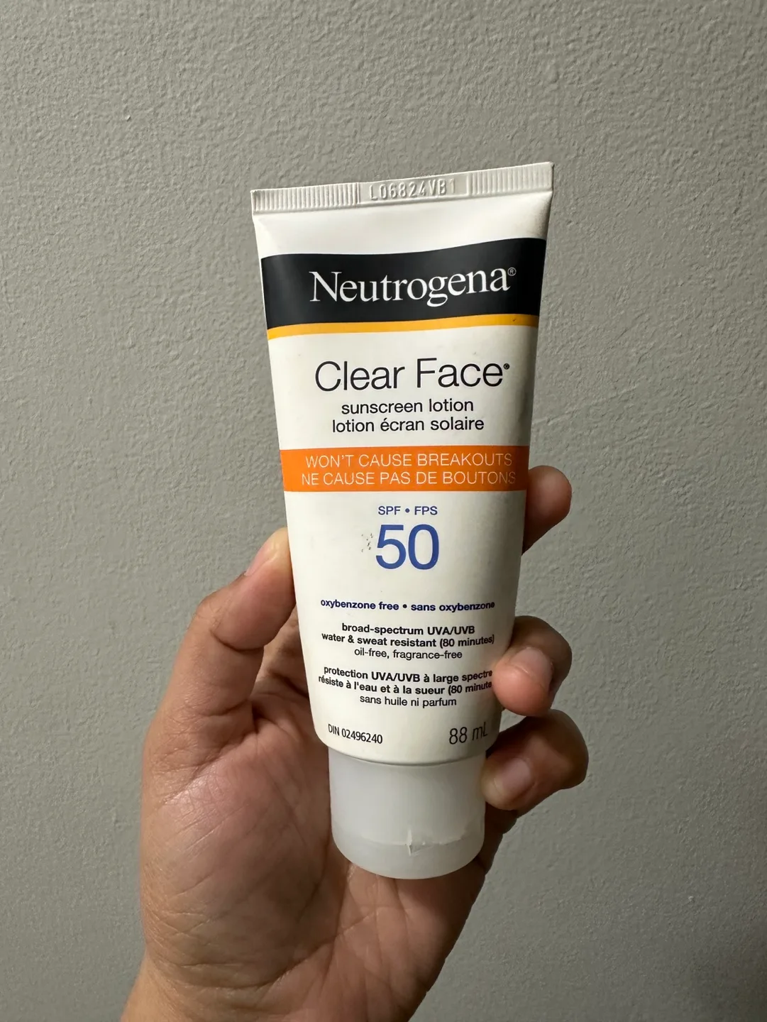 Neutrogena Clear Face Sunscreen SPF 50 image indicator(2)