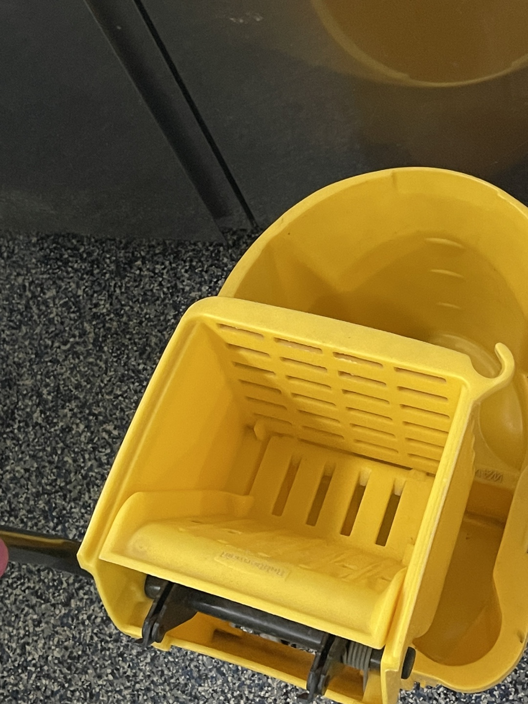 Rubbermaid Commercial WaveBrake Mop Bucket🏈 - photo 3