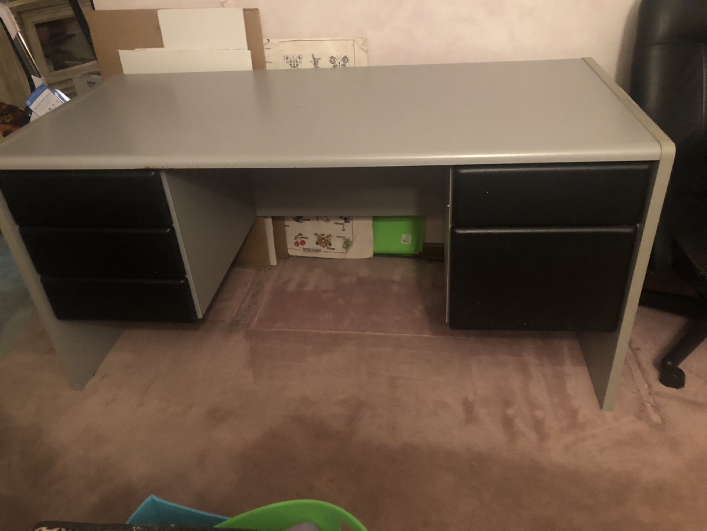 Desk with free chair - photo 2