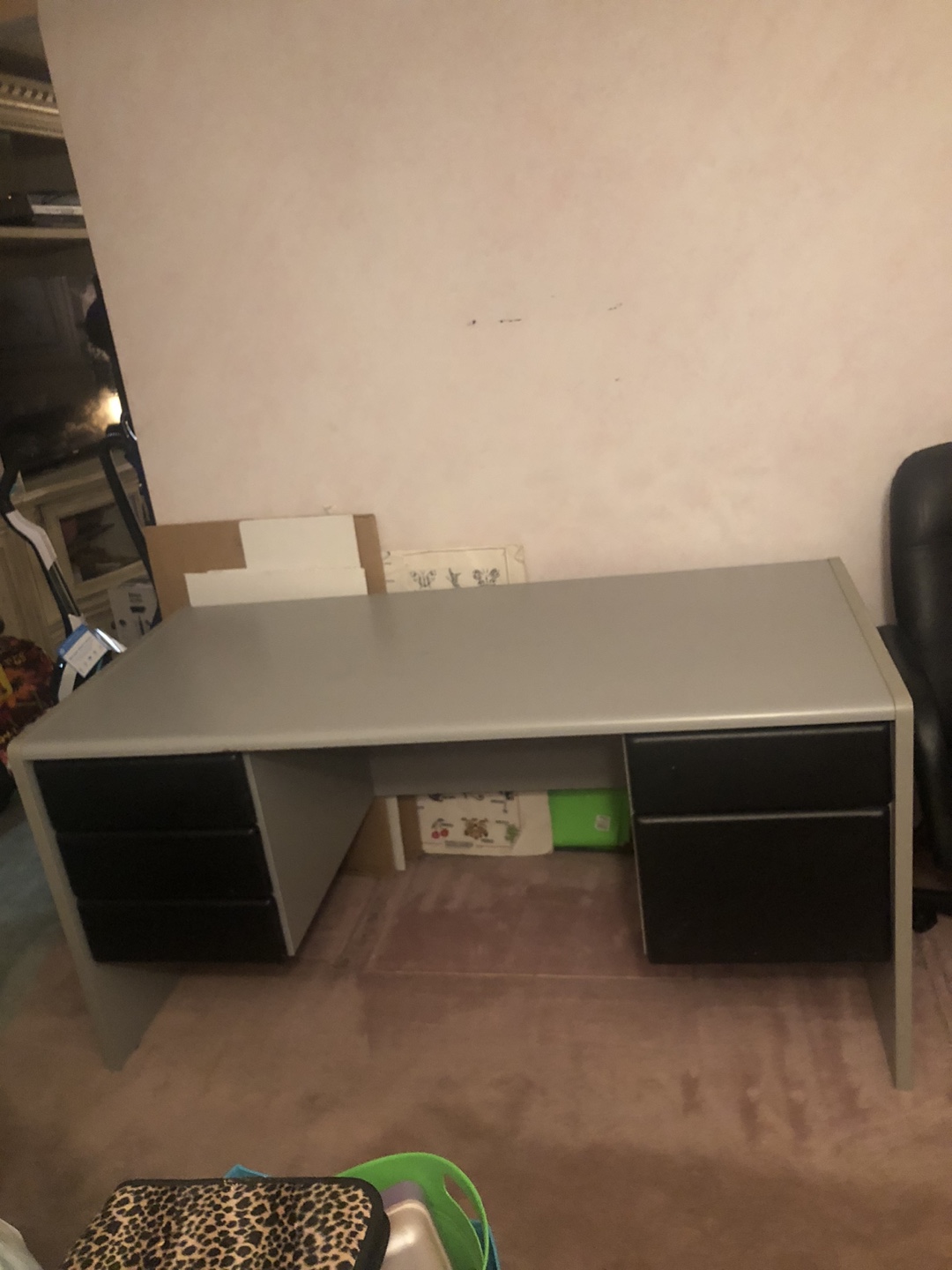 Desk with free chair