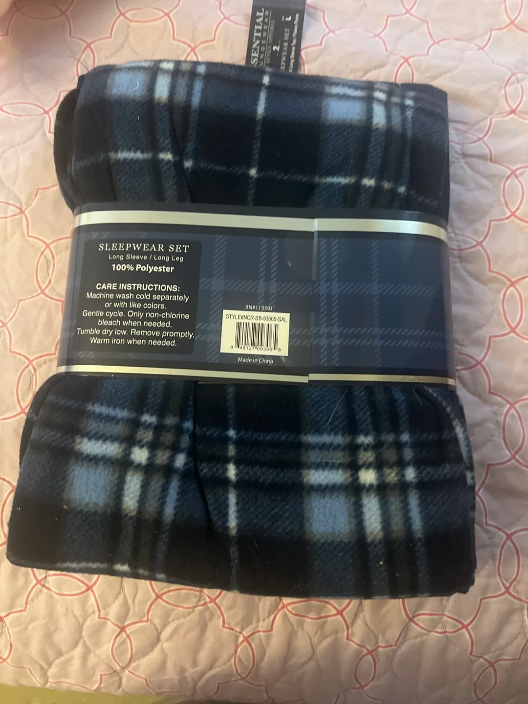 Men's Essential Loungewear image indicator(2)