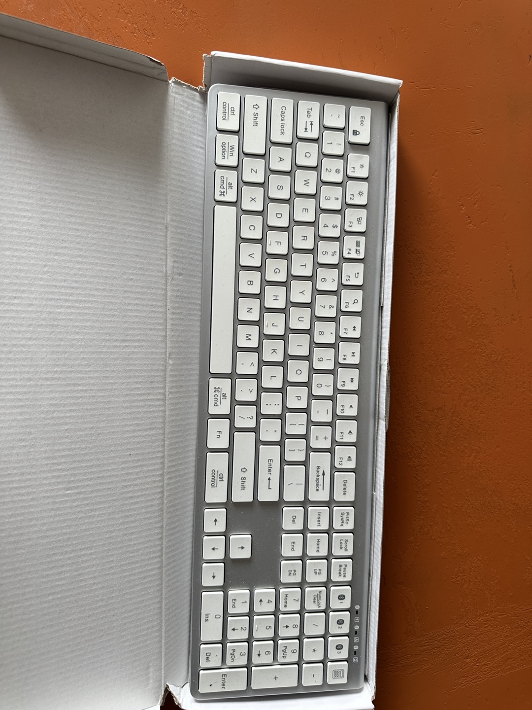 Laxway Ultra-Slim Bluetooth Keyboard