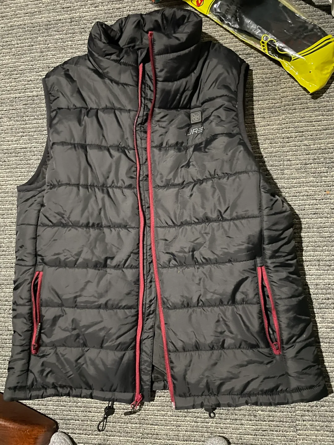 Men's Size Medium UreK Heated Vest image indicator(3)