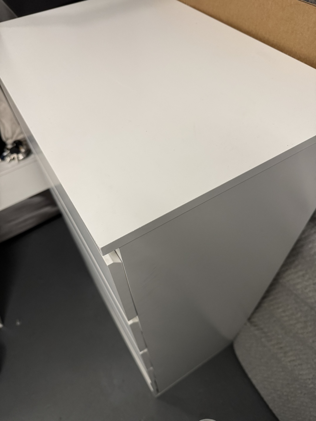White 5-Drawer Chest of Drawers - photo 3