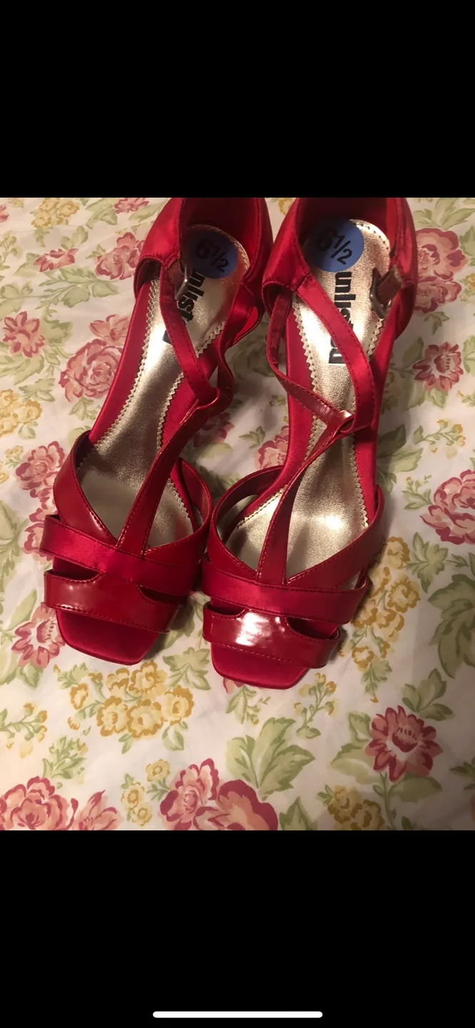 Red Satin High Heels, Size 7.5 image indicator(2)