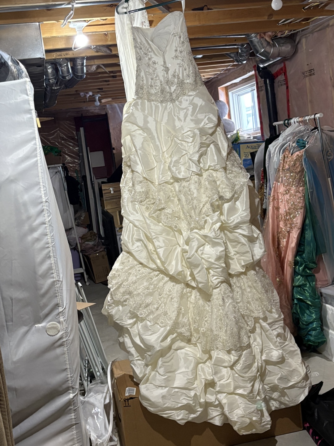 Stunning Ivory Wedding Dress with Veil