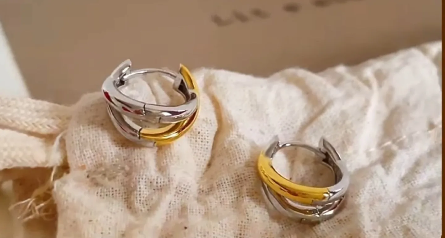 Two tone gold plated sterling silver Hoop Earrings 🏈(brand new ) image indicator(2)