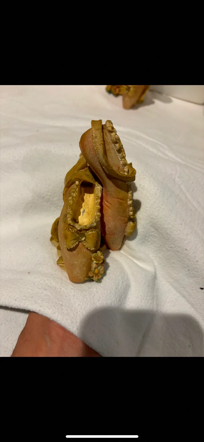 Pair of Decorative Ballet Slipper Figurines image indicator(3)