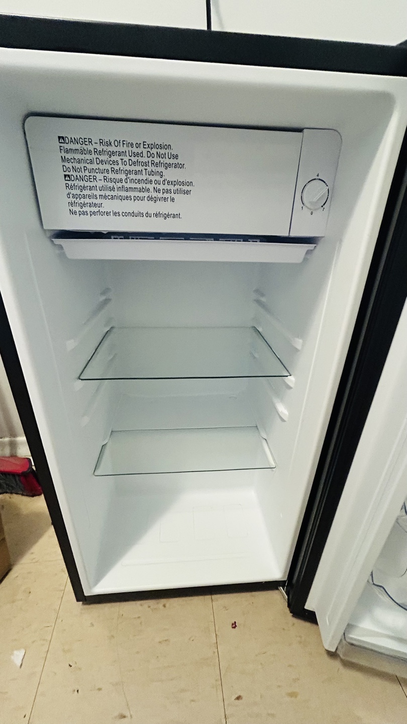 Hamilton Beach Mini Fridge - photo 2