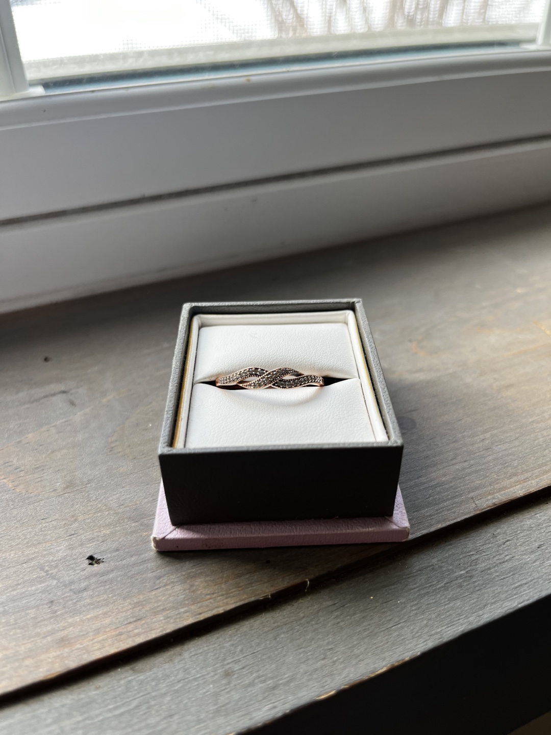 Rose Gold Crossover Ring / size 11