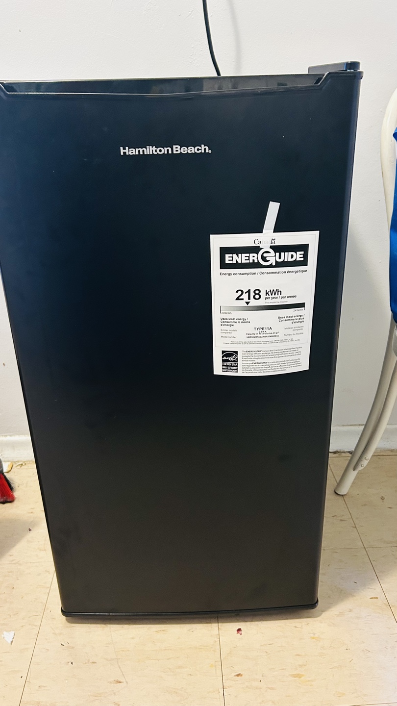 Hamilton Beach Mini Fridge - photo 4