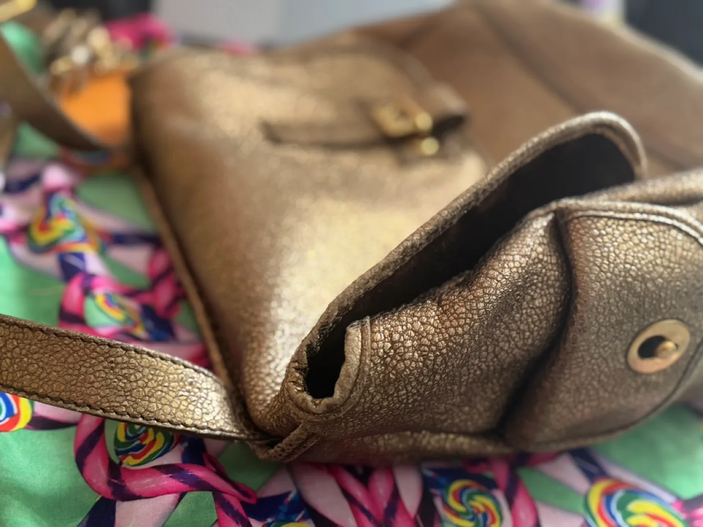 Yves Saint Laurent Gold Leather Shoulder Bag image indicator(10)