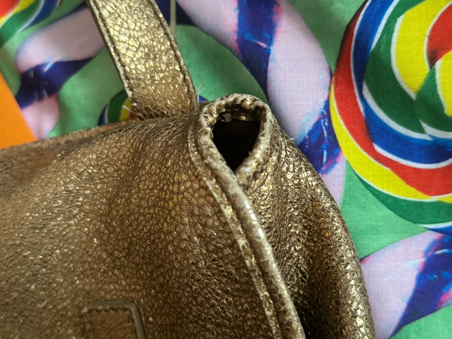 Yves Saint Laurent Gold Leather Shoulder Bag image indicator(9)