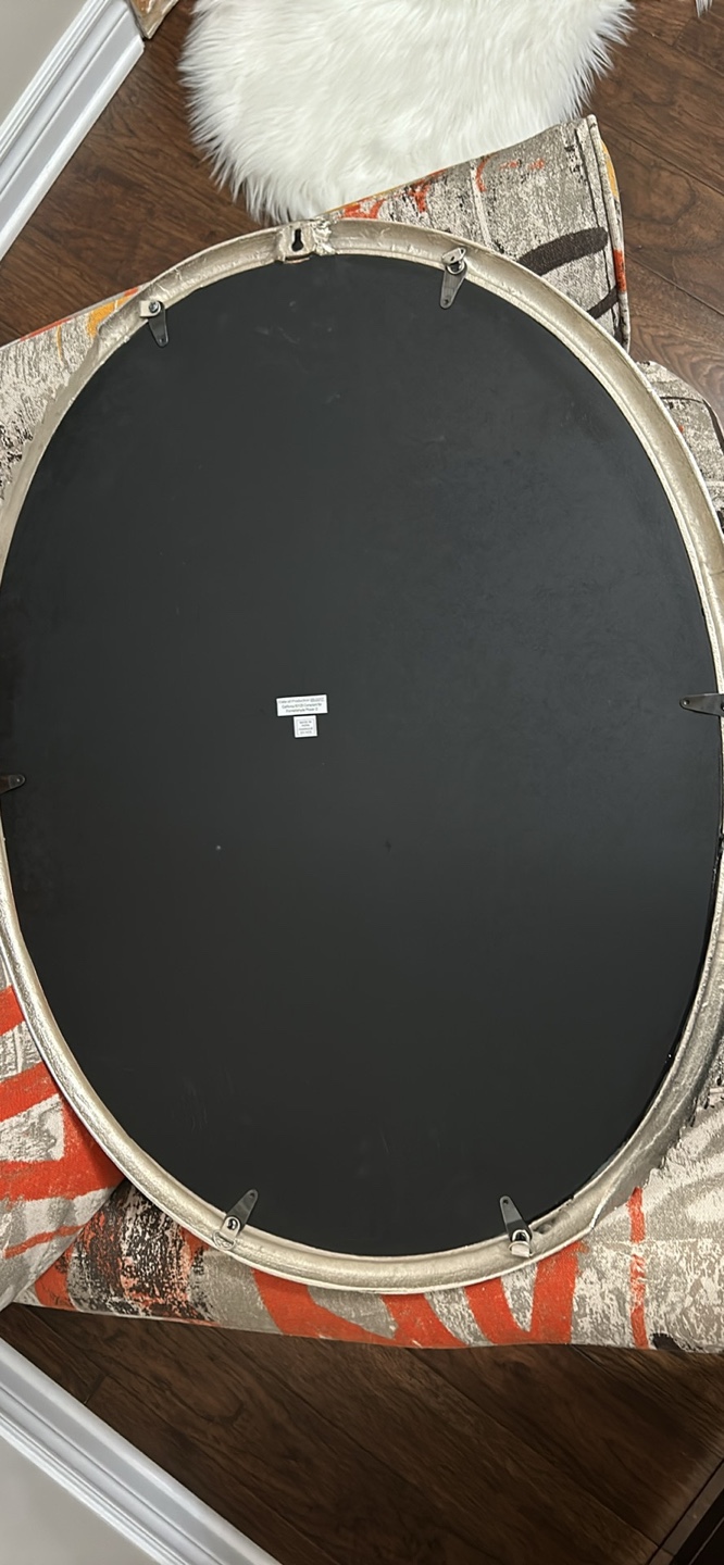 Elegant Oval Wall Mirror with Ornate Frame - photo 3