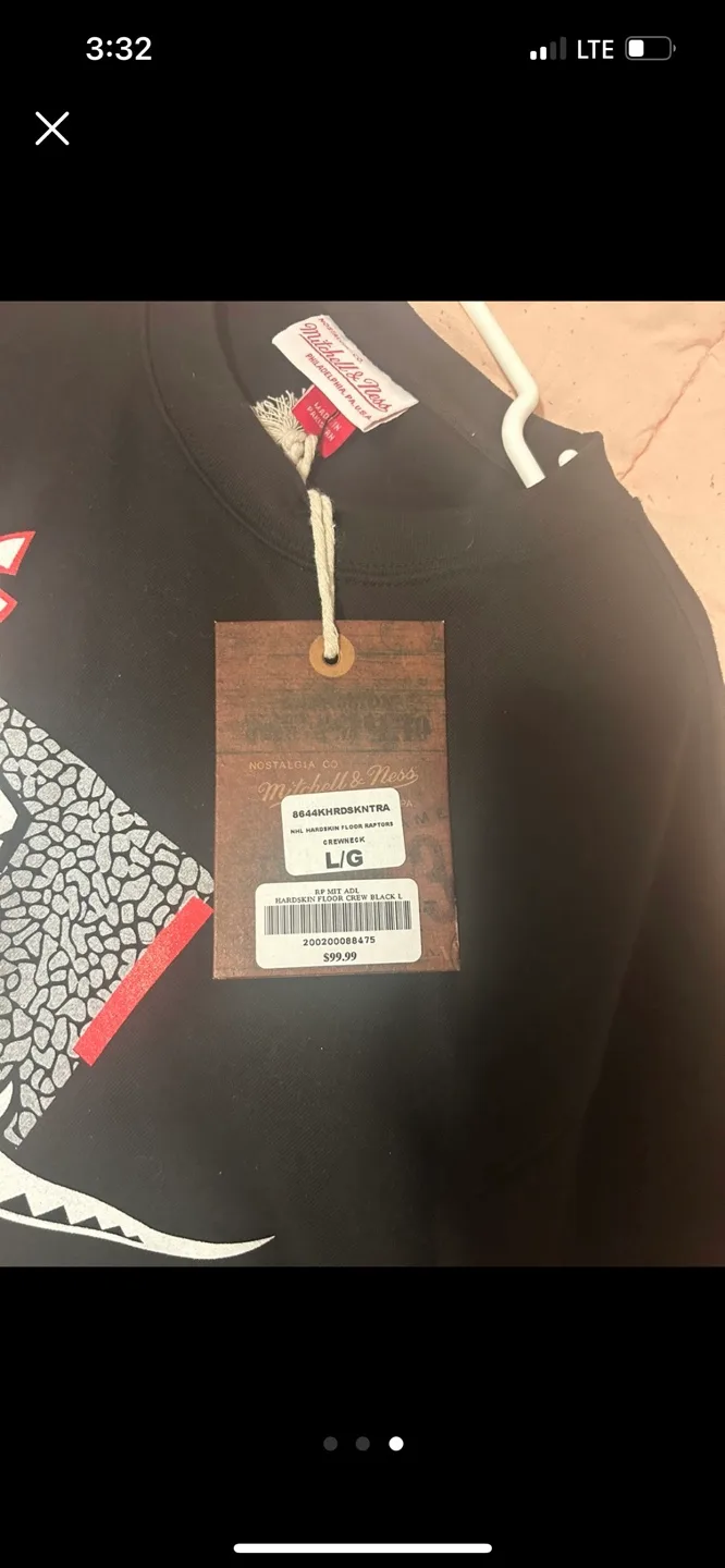 Mitchell & Ness Raptors Crewneck Sweatshirt image indicator(3)