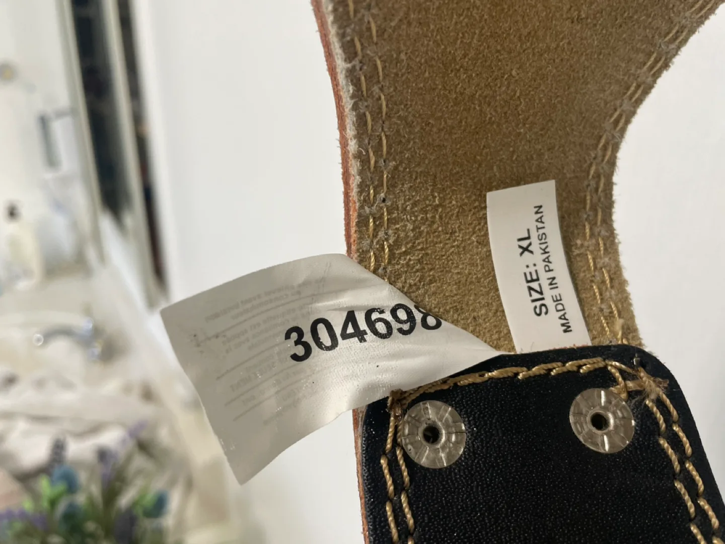 Harbinger Leather Weightlifting Belt - Size XL image indicator(4)