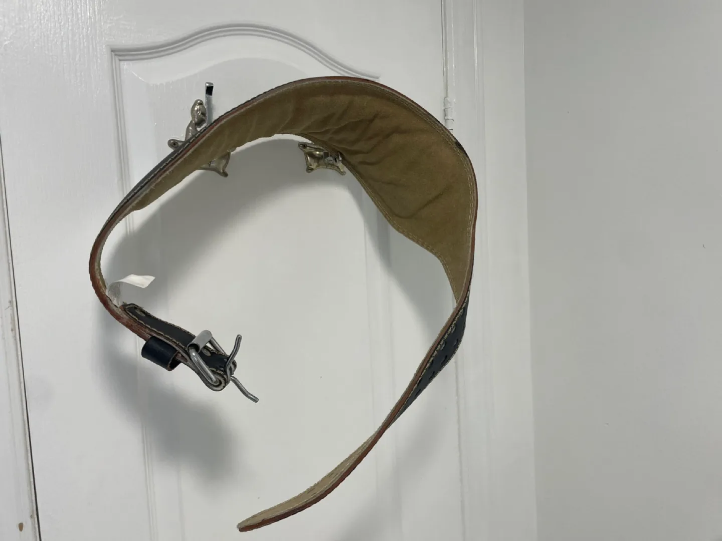 Harbinger Leather Weightlifting Belt - Size XL image indicator(2)