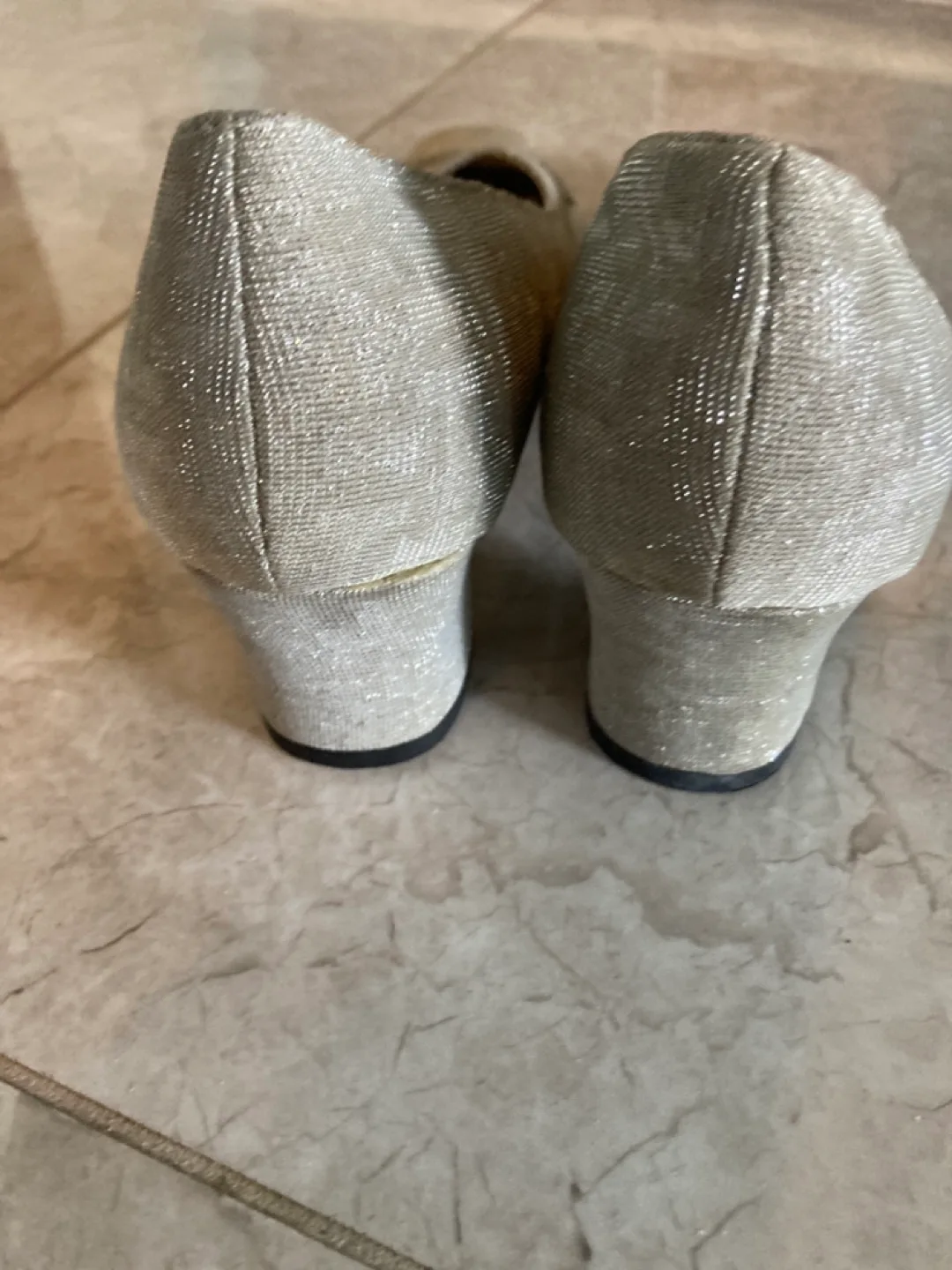 Silver shoes shade of beige colour image indicator(3)